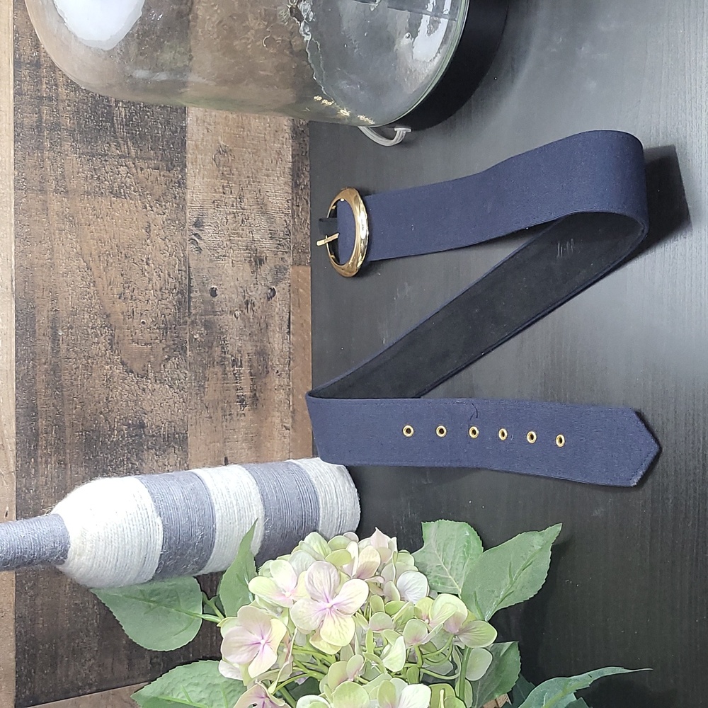 Navy blue belt